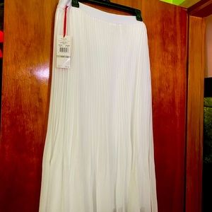 Beautiful white pleated skirt